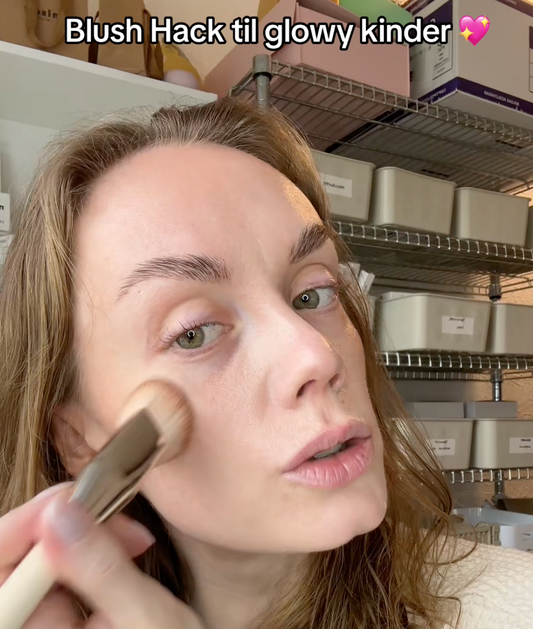GLOWY BLUSH HACK