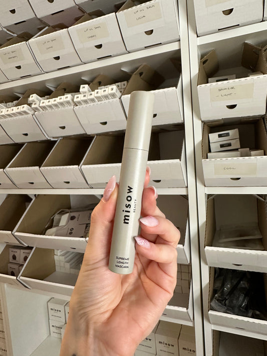 HVAD ER FORSKELLEN PÅ EN TUBE MASCARA, EN ALMINDELIG MASCARA OG EN VANDFAST MASCARA?
