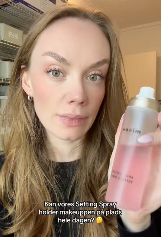 KAN SETTING SPRAY HOLDE MAKEUPPEN PÅ PLADS HELE DAGEN?
