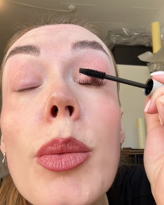 MASCARA GUIDE 101: FORSKELLEN PÅ TUBE MASCARA, ALMINDELIG MASCARA OG VANDFAST MASCARA