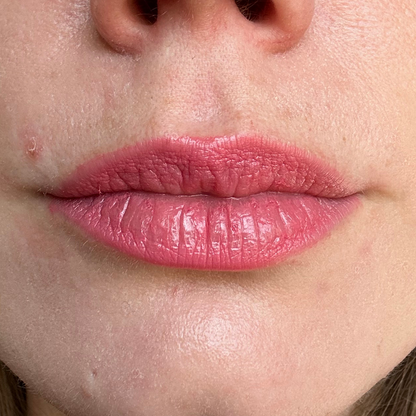 MOISTURIZING LIPSTICK
