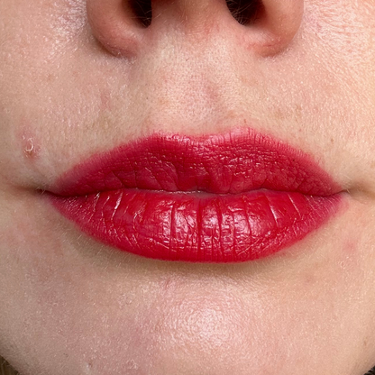MOISTURIZING LIPSTICK